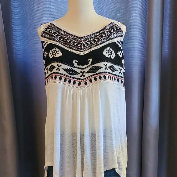 Lucky Brand Embroidered Tank Top Crochet inset - Picture 5 of 10